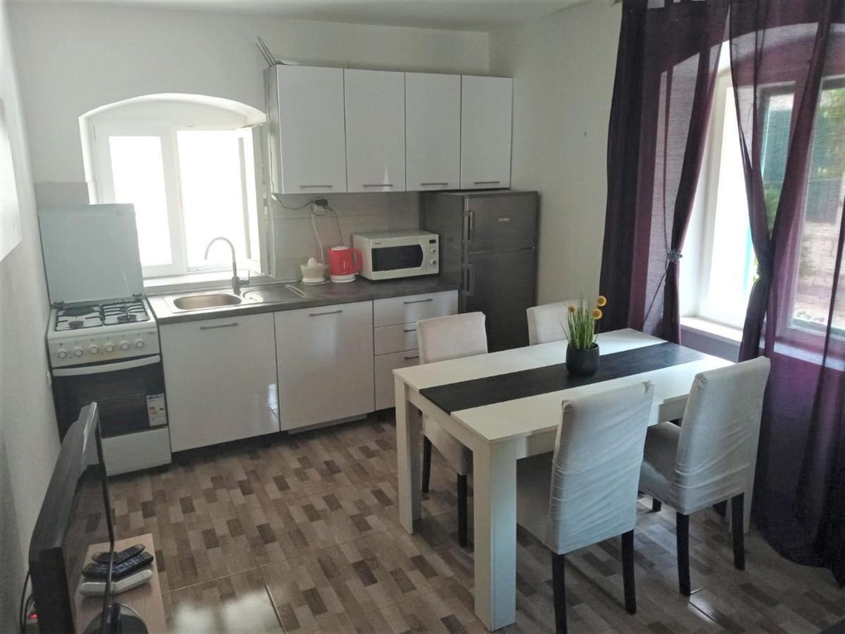 Apartment Karlito Kastela Luaran gambar
