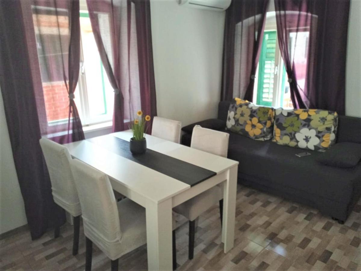 Apartment Karlito Kastela Luaran gambar